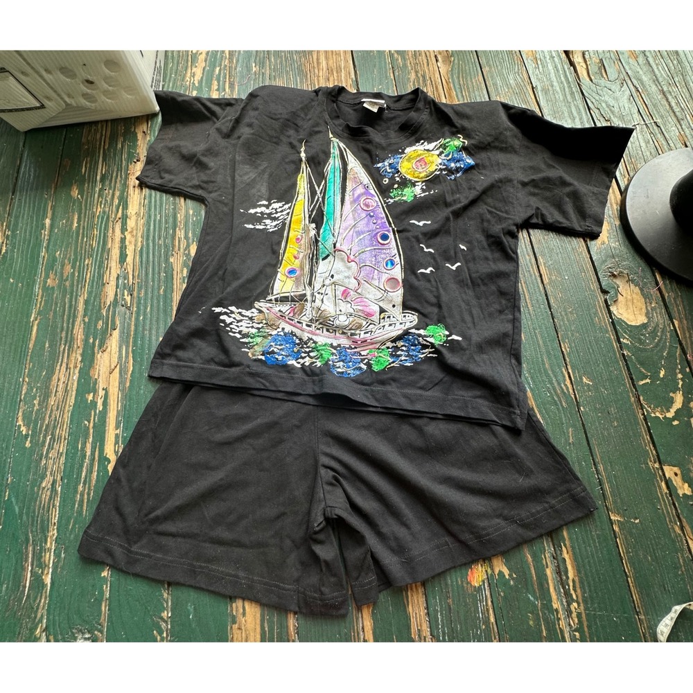 Vintage Fast Fashion of California Sailboat Puff Paint Shorts Set Black OS